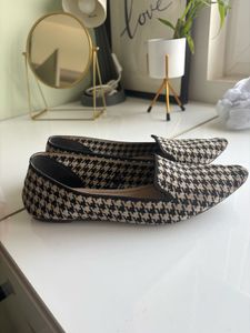 Footwear Size 39