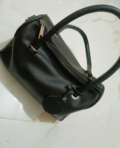 Chic Black Handbag