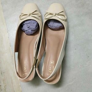 Elegant Beige Ballet Flats with Bow