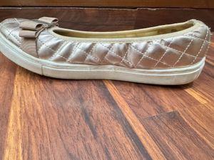 Carlton London Ballet Flats with Bow Detail