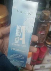 ME-ON Hyaluronic Hydrating Serum