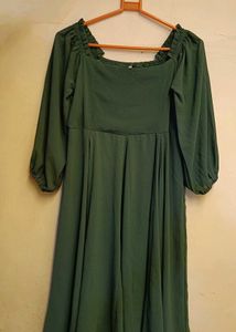 Chic Green Square Neck Dress