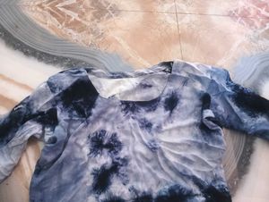 Tie-Dye Long Sleeve Top