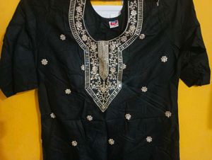Black Embroidered Kurta
