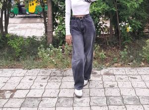 Chic Wide-Leg Dark Wash Jeans