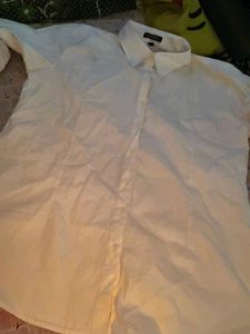 Classic White Button-Up Shirt xl