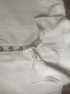 iam selling my crop top like new