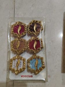 saree pins