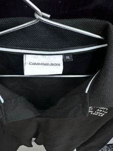 Calvin Klein Long Sleeve Collared Shirt