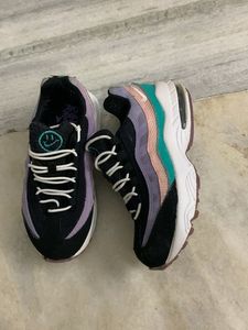 Nike girls sneakers