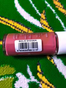 MyGlamm LIT Nail Polish bold digger