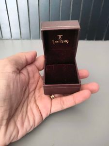 Tanishq earring Box