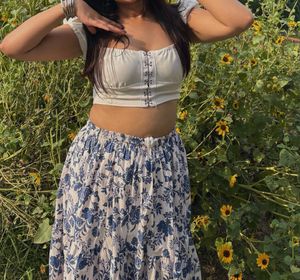 Chic White Cropped Top
