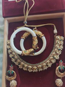 Elegant Indian Jewelry Set