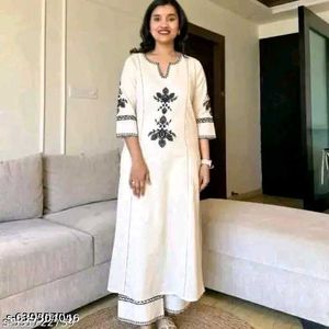 Elegant White Kurta with Black Embroidery_M