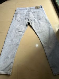 Men's Light Wash Denim Jeans