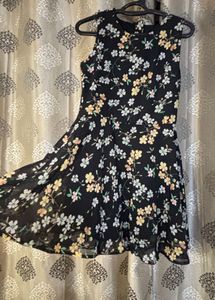 Chic Floral Print Sleeveless Dress For Brunch