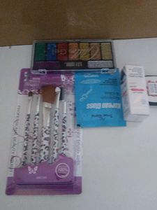 Makeup Brush Set with Eyeshadow &amp; More