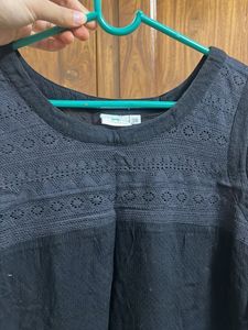 Classic Black Sleeveless Tunic Top