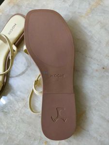mochi brand new Chic Cream  Flat Sandal
