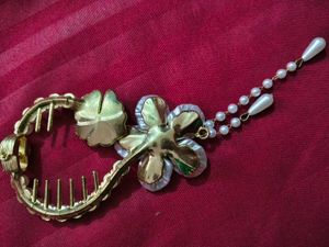 Pearl &amp; Crystal Flower Hair Claw