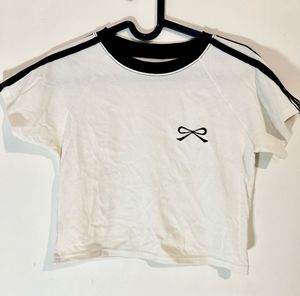 Savana Cute Bow Graphic Cropped Top