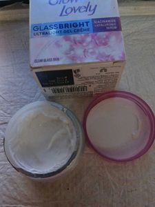 Glow &amp; Lovely Glass Bright Gel Creme