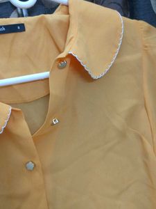 Chic Yellow Collared Button-Up Blouse
