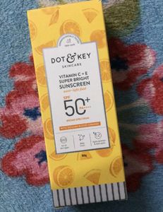 2 Dot &amp; Key Sunscreen
