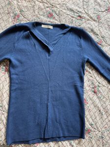 🇬🇧Blue cross-Neck Knit Top