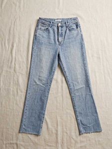 Light Wash Denim Jeans (5'7")