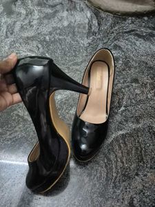 Black Pointed Heels