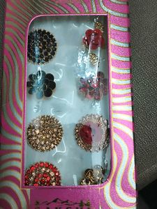 Designer Brooch Set