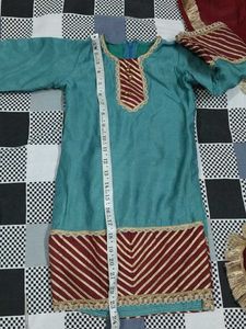 baby girl punjabi dupatta suit