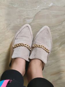Belly Type Slipper Good Condition