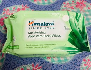 Himalaya Moisturising Aloe Vera Facial Wipes