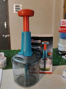 Push &amp; Chop Chopper with stainless steel blade