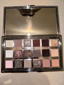 Huda Beauty Icy Nude Eyeshadow Palette