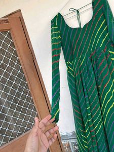 Green lahriya kurta With dupatta