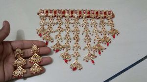 Exquisite Gold-Plated Kundan Necklace & Earring Se