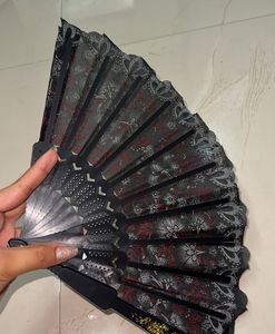 Elegant Black &amp; Red Floral Hand Fan 🪭