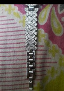Sparkling Rhinestone Bracelet Watch