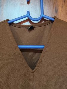 Stylish Brown V-Neck Puff Sleeve Top