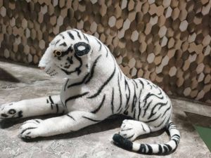 White Leopard Lion showpeace