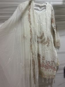 Elegant White Embroidered Kurta