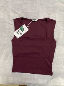 NEWME Sleeveless Square Neck maroon Top