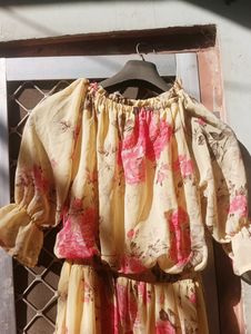 Floral Print Yellow Full Lentgh Dress. It Can Use
