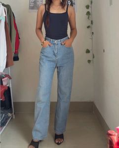 Light Wash High-Waisted Jeans