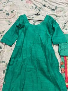 Green Colour Suit Set