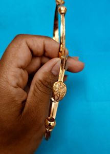 Elegant Gold Tone Bracelet kada